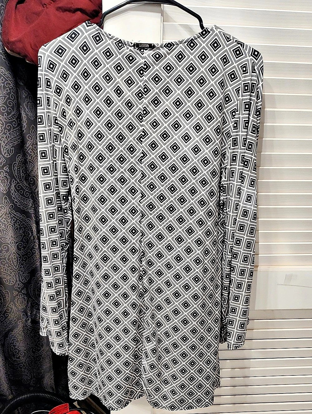 Michael Kors Geometric Tunic in Black & White Size Medium